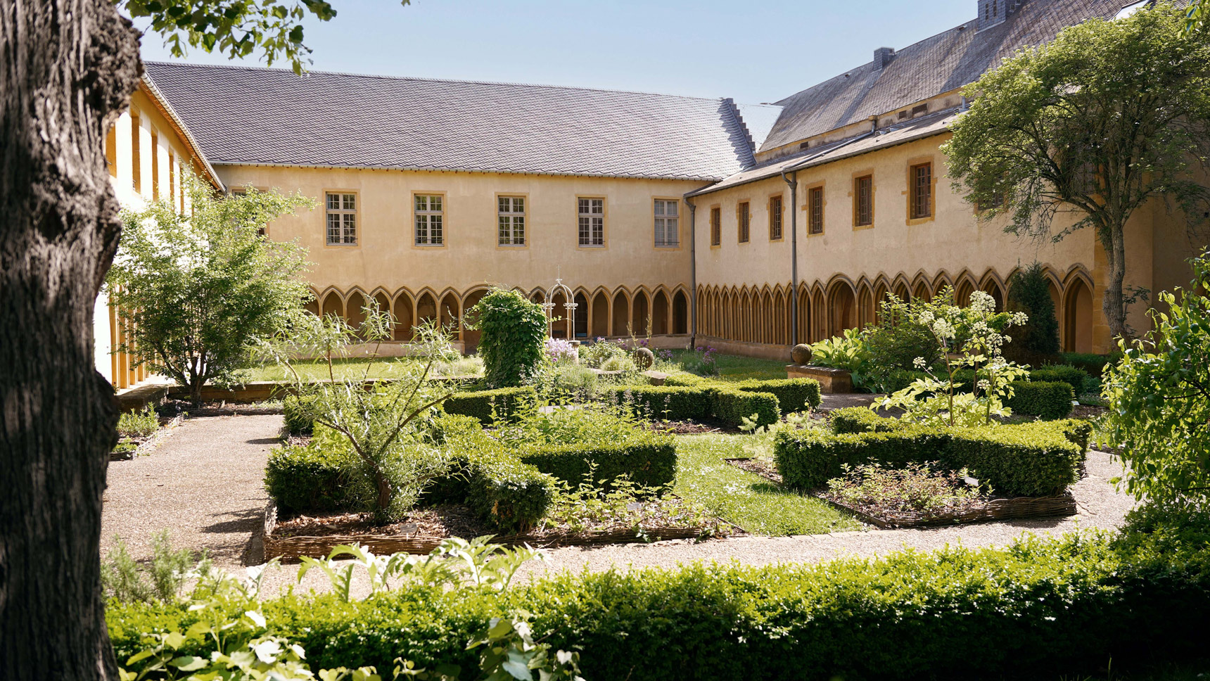 Cloître des Récollets, haut lieu de l'écologie urbaine