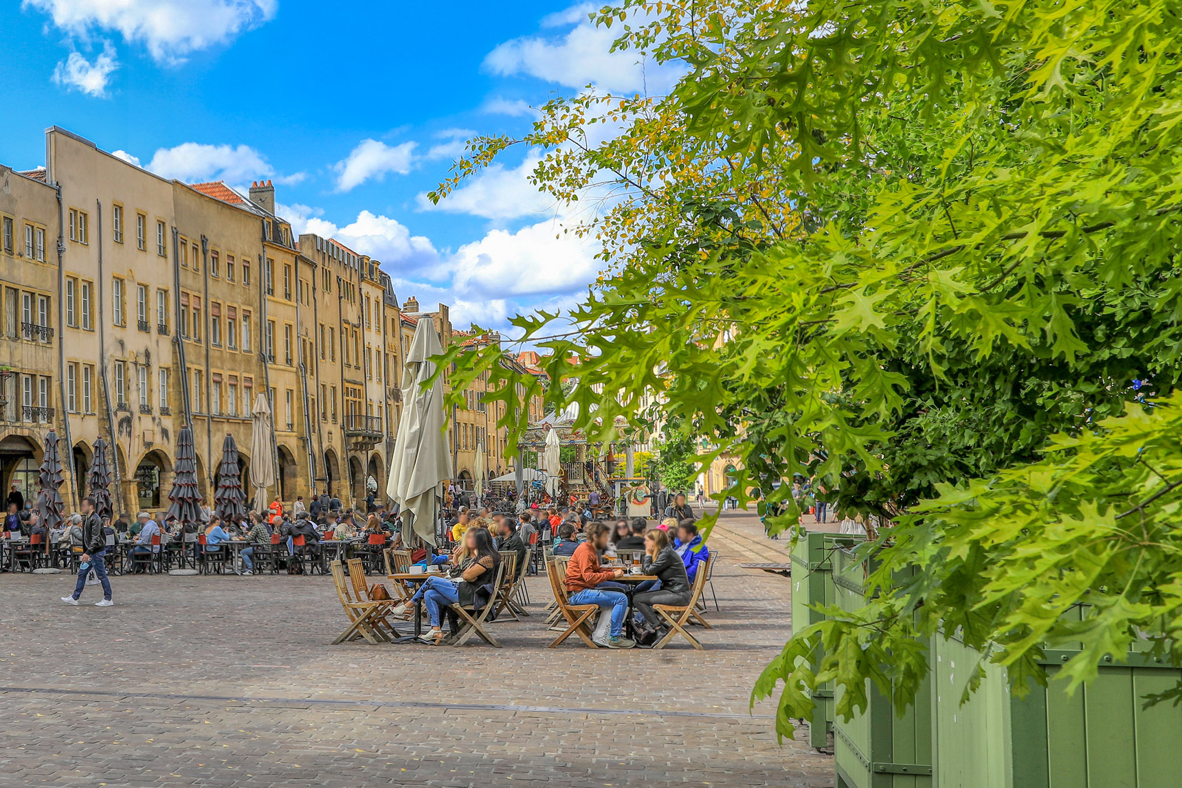 Terrasses de la place Saint-Louis