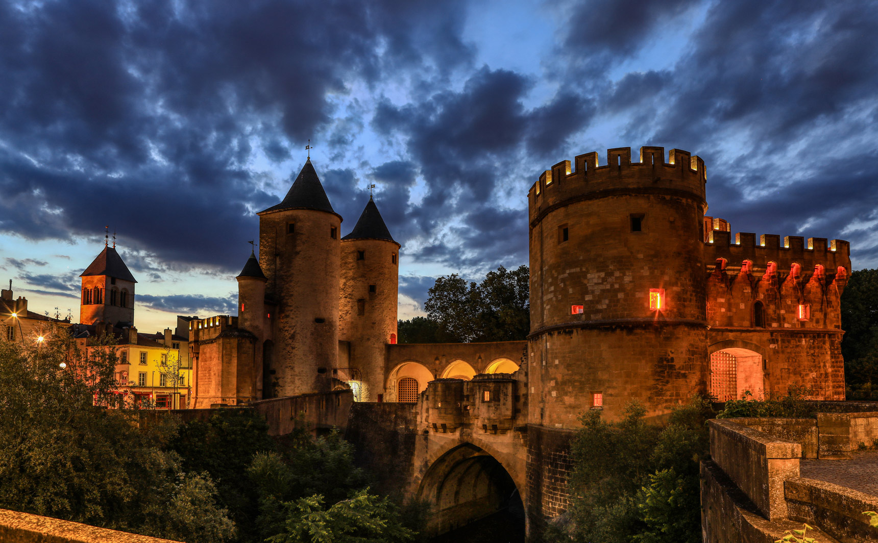 Porte des Allemands à l'heure bleue